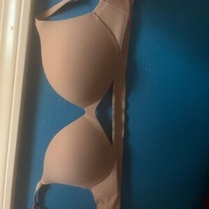 Victoria's Secret Wirefree Cream Bra 34B